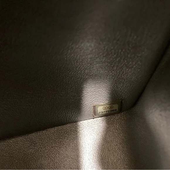 SOLD!!! 🛑Chanel Metallic Caviar double flap Jumbo - Picture 4 of 7